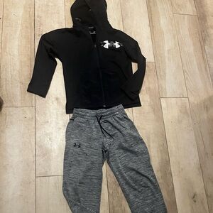 Under Armour Black Hoodie with Gray Jogger Sweatpants - Youth Size Medium